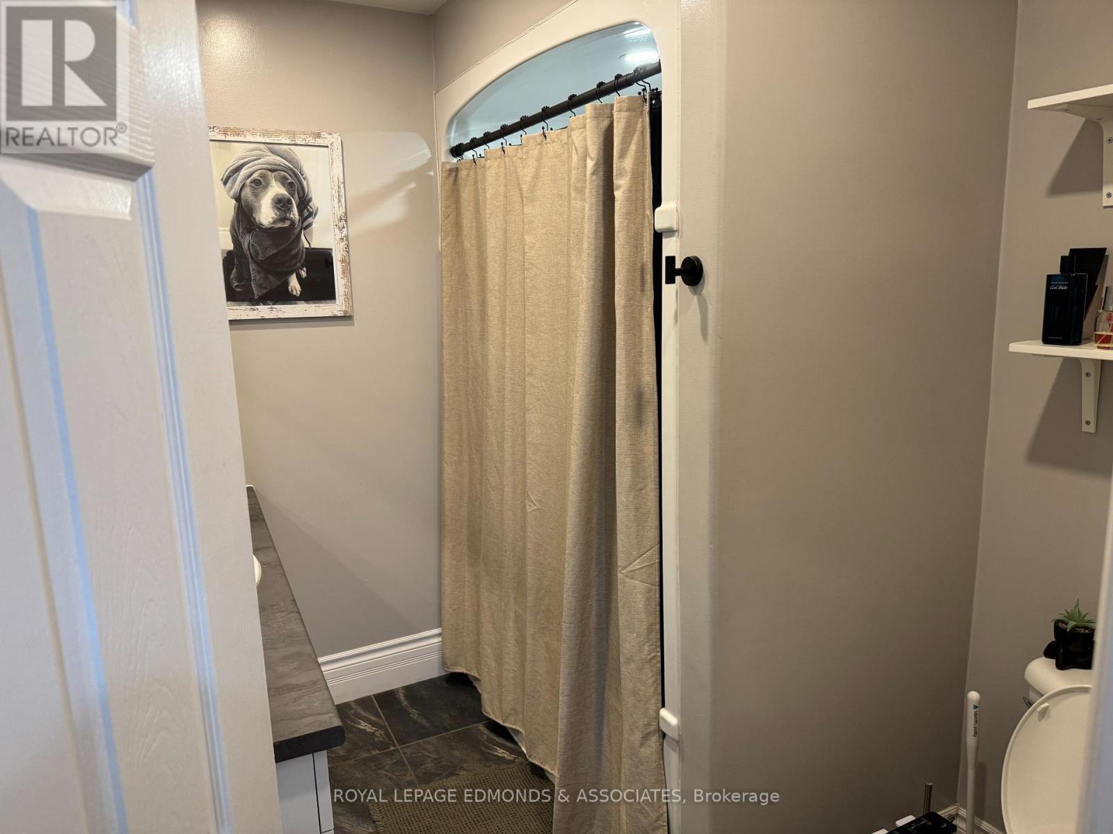 27 STENCELLS ROAD - 26