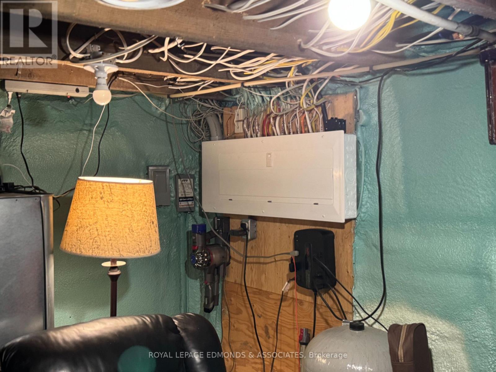27 STENCELLS ROAD - 30