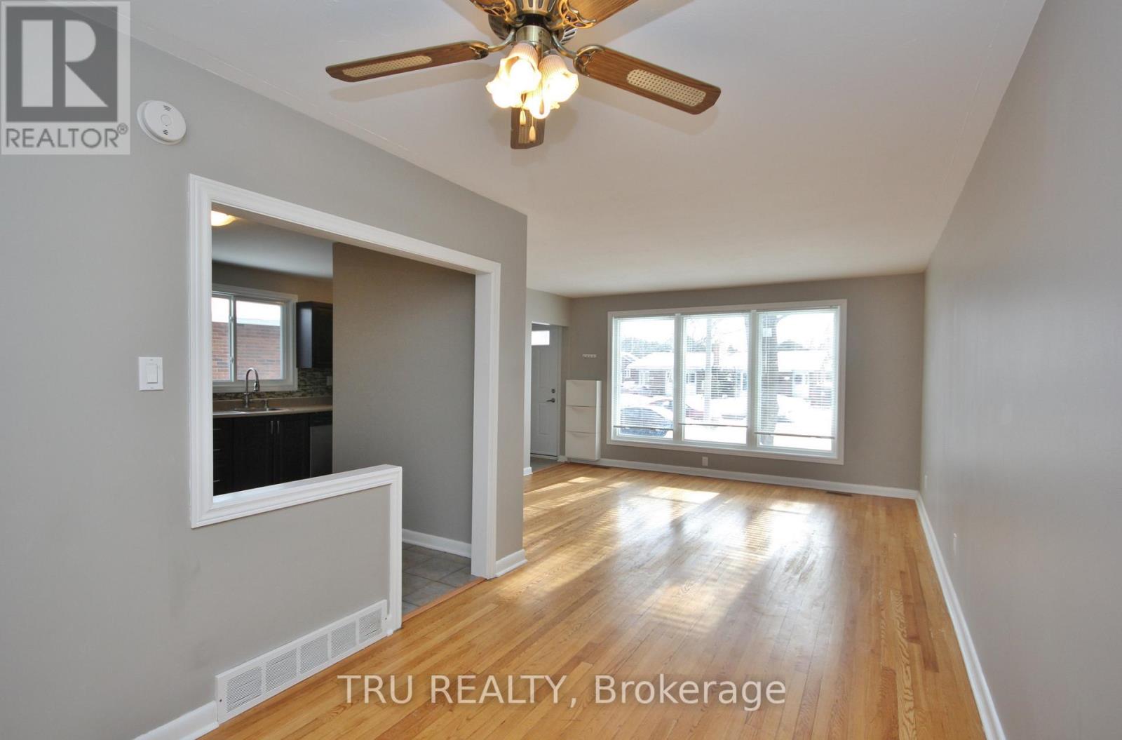3 Bed, 1 Bath House for Rent in Ottawa – A – 1259 MAITLAND AVENUE, Ottawa – MLS# X13235650 - Image 11