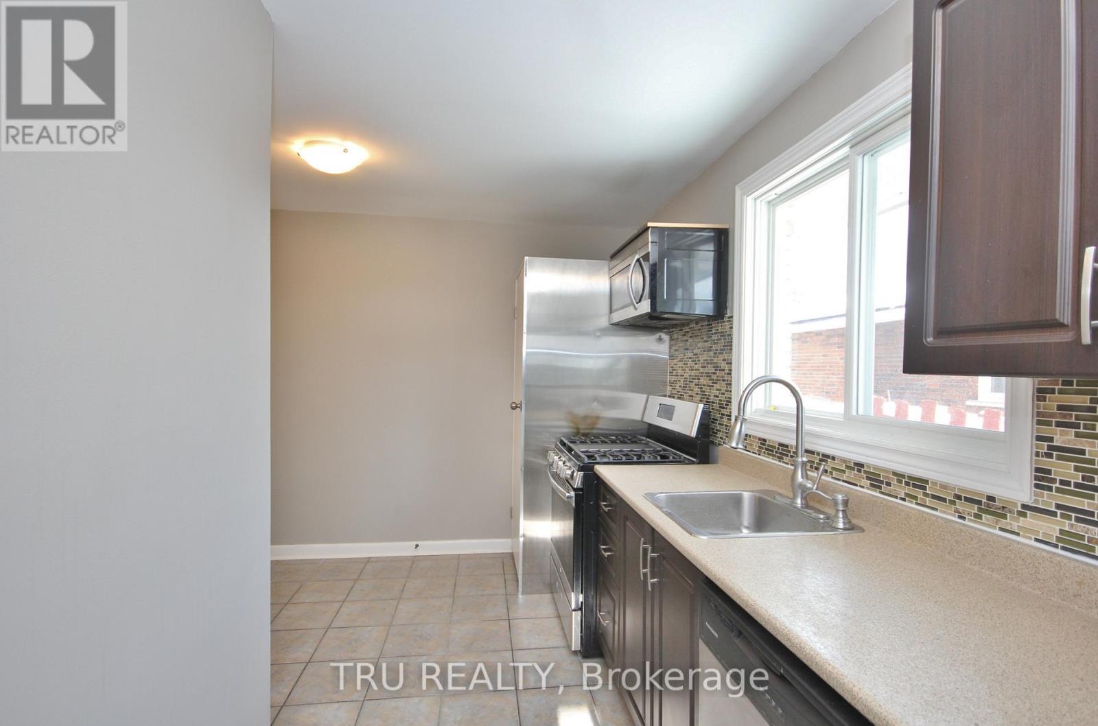 3 Bed, 1 Bath House for Rent in Ottawa – A – 1259 MAITLAND AVENUE, Ottawa – MLS# X13235650 - Image 14