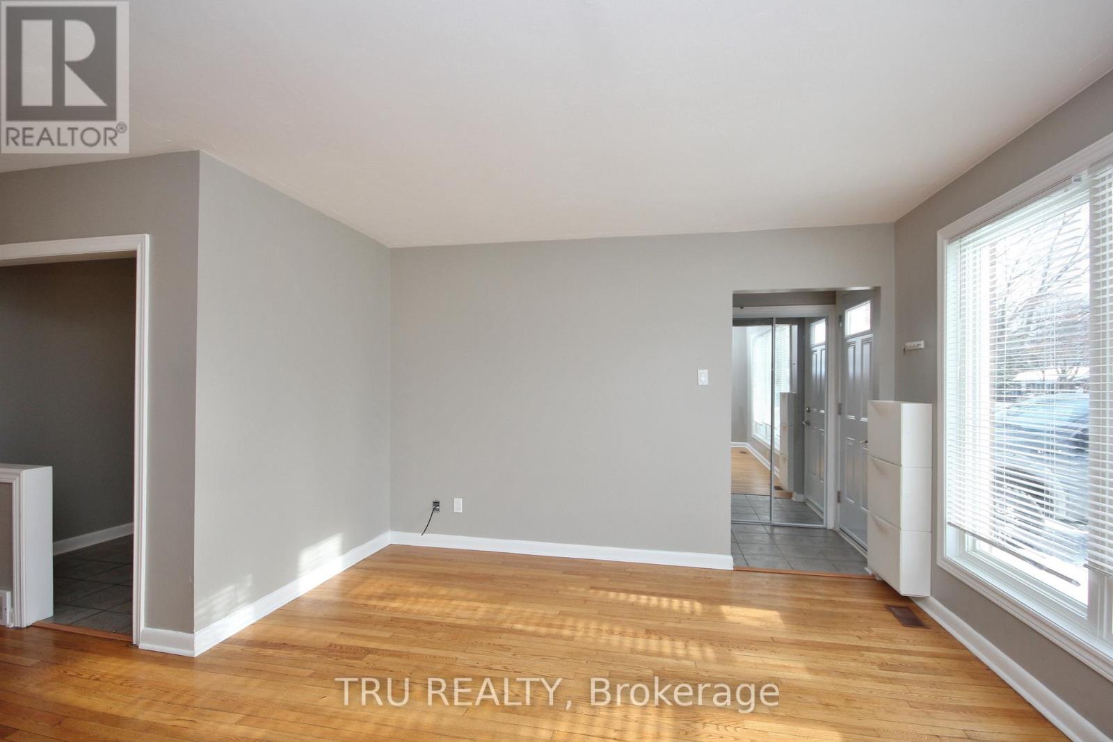 3 Bed, 1 Bath House for Rent in Ottawa – A – 1259 MAITLAND AVENUE, Ottawa – MLS# X13235650 - Image 9