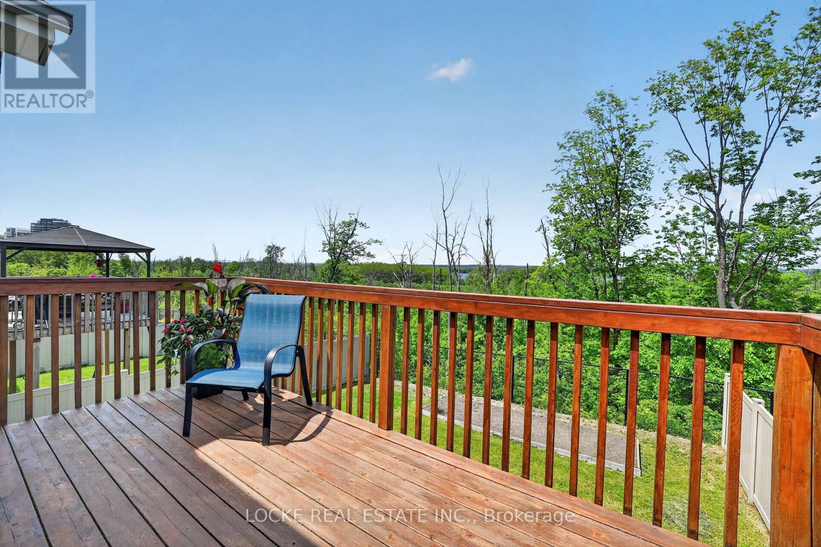 639 BAIE-DES-CASTORS STREET - 38
