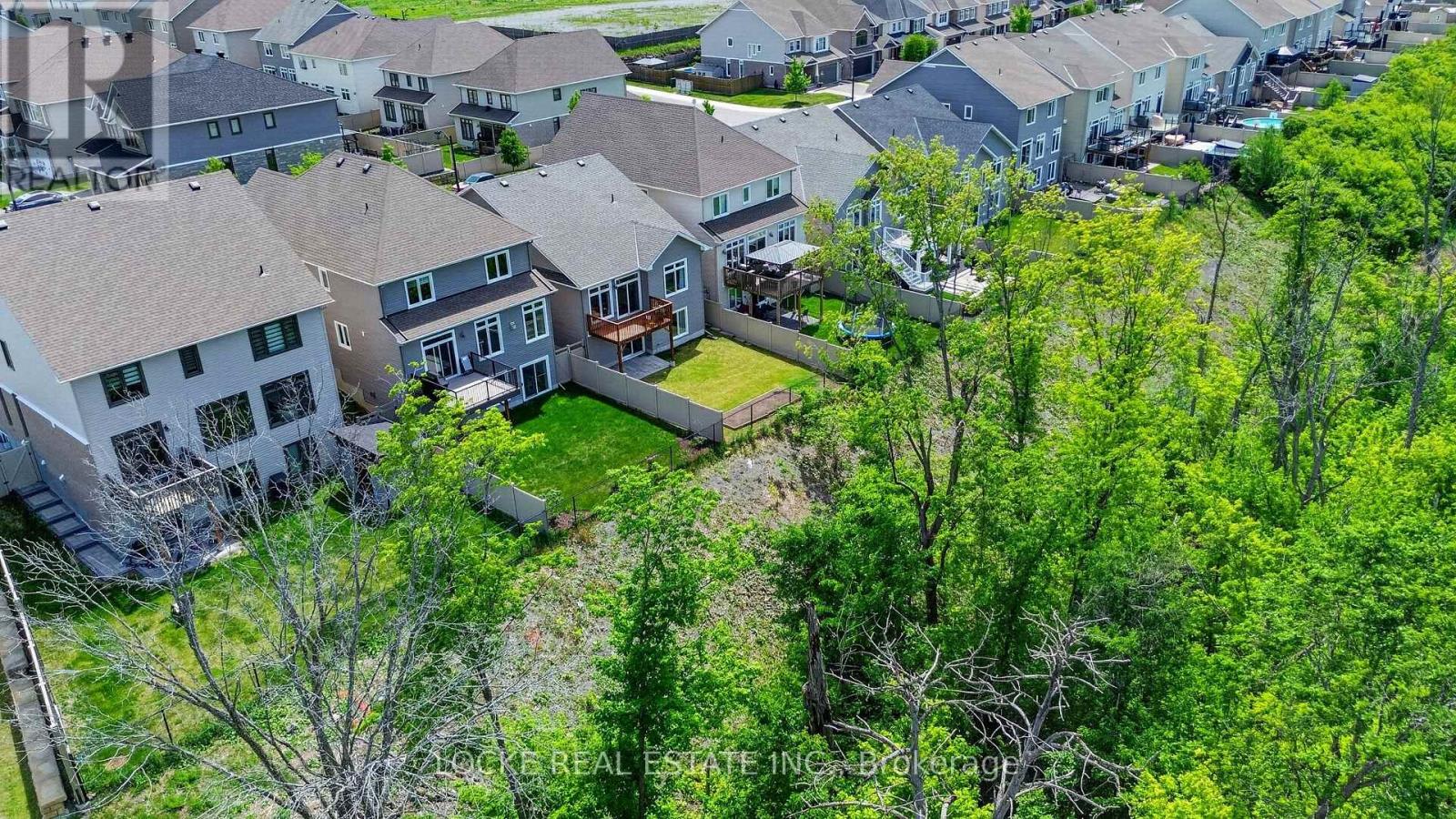 639 BAIE-DES-CASTORS STREET - 41