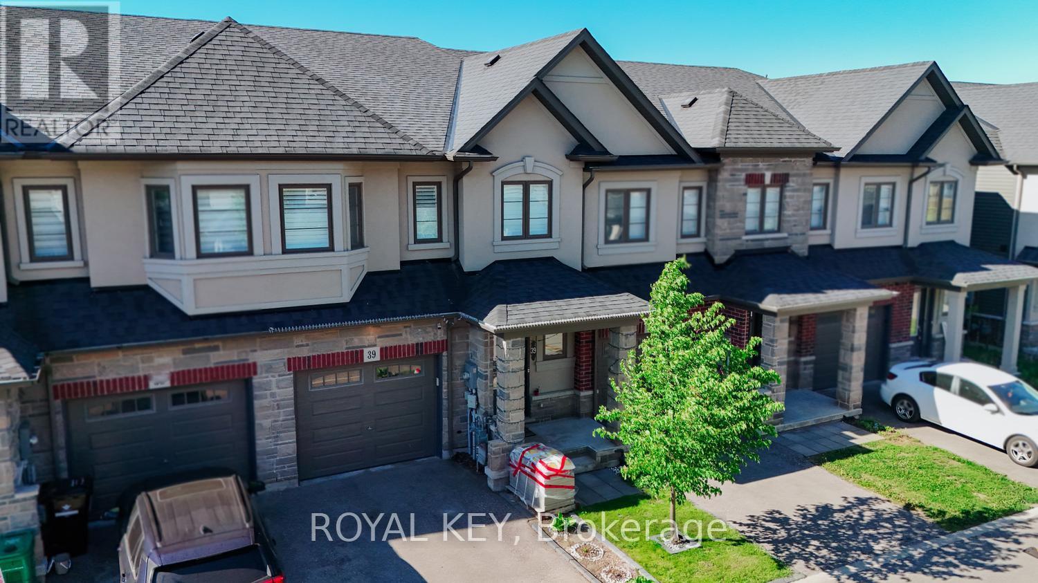 #39 324 EQUESTRIAN WAY - 45