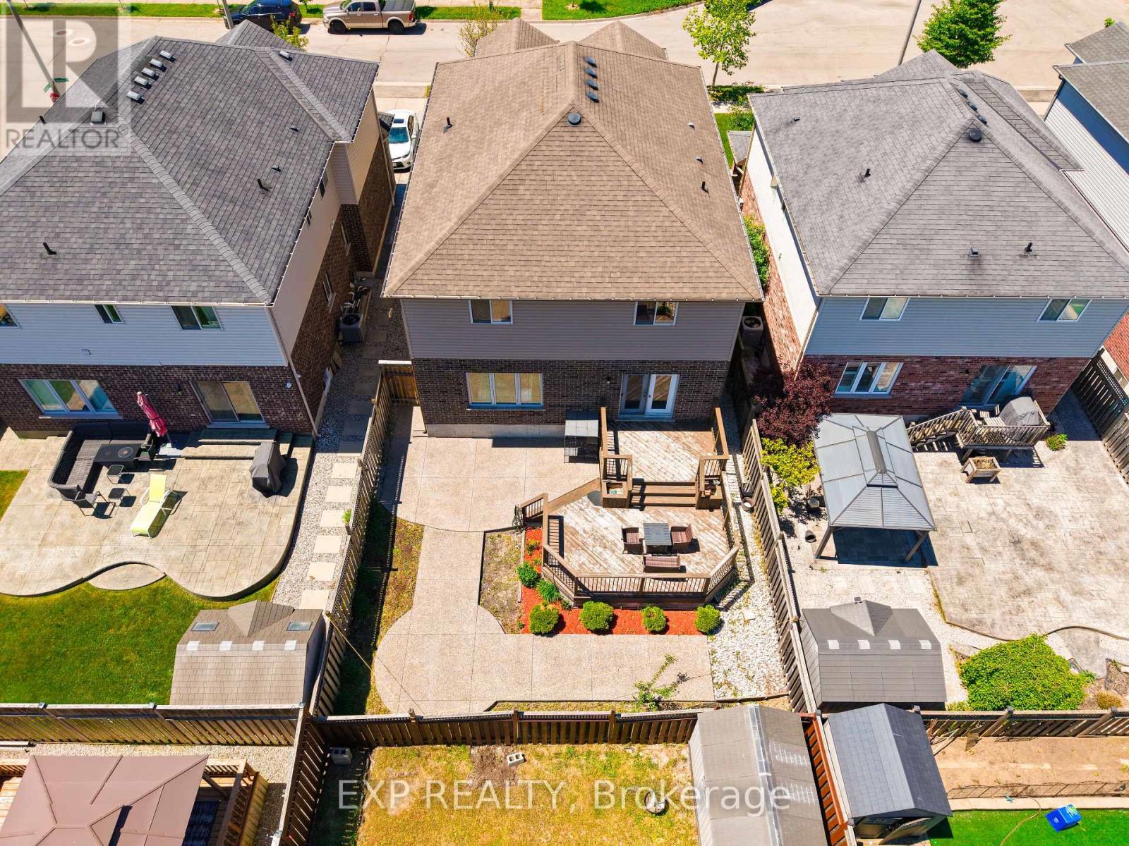 92 DESOTO DRIVE - 48