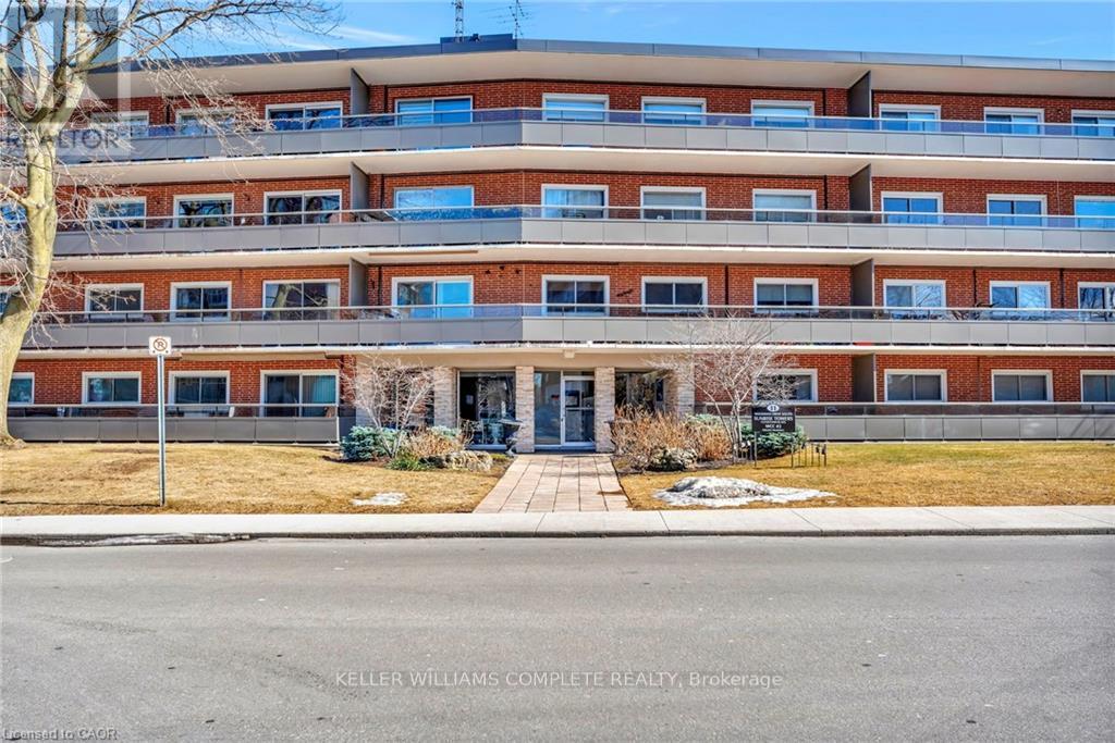 307 - 11 WOODMAN DRIVE S