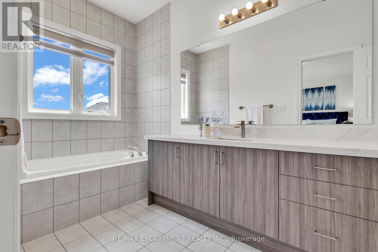 101 WESTFIELD CRESCENT - 26