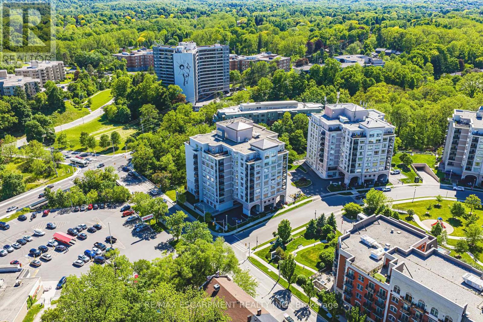 204 - 1000 CREEKSIDE DRIVE