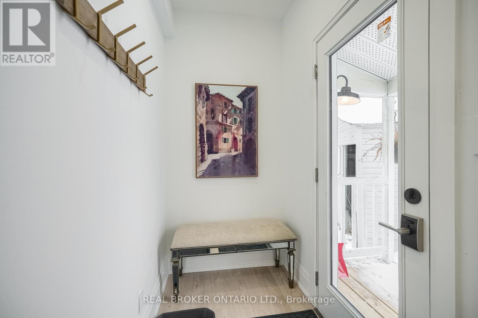 8 ELIZABETH STREET - 8
