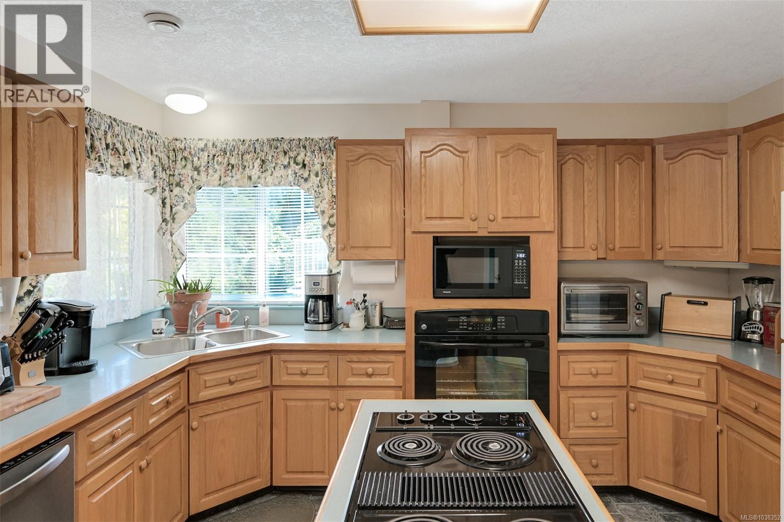 2312 San Juan Pl, Shawnigan Lake