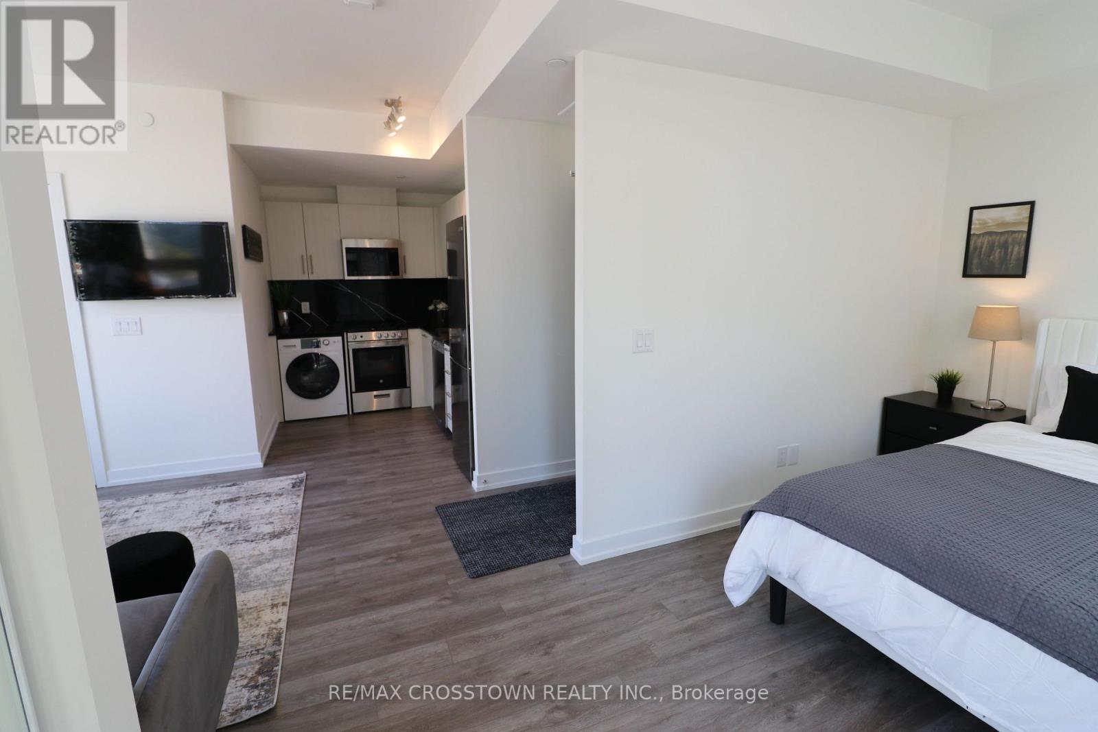 #57 861 SHEPPARD AVE AVENUE W - 18