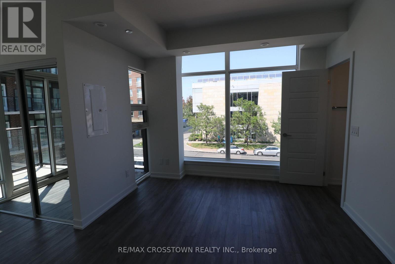 #57 861 SHEPPARD AVE AVENUE W - 40