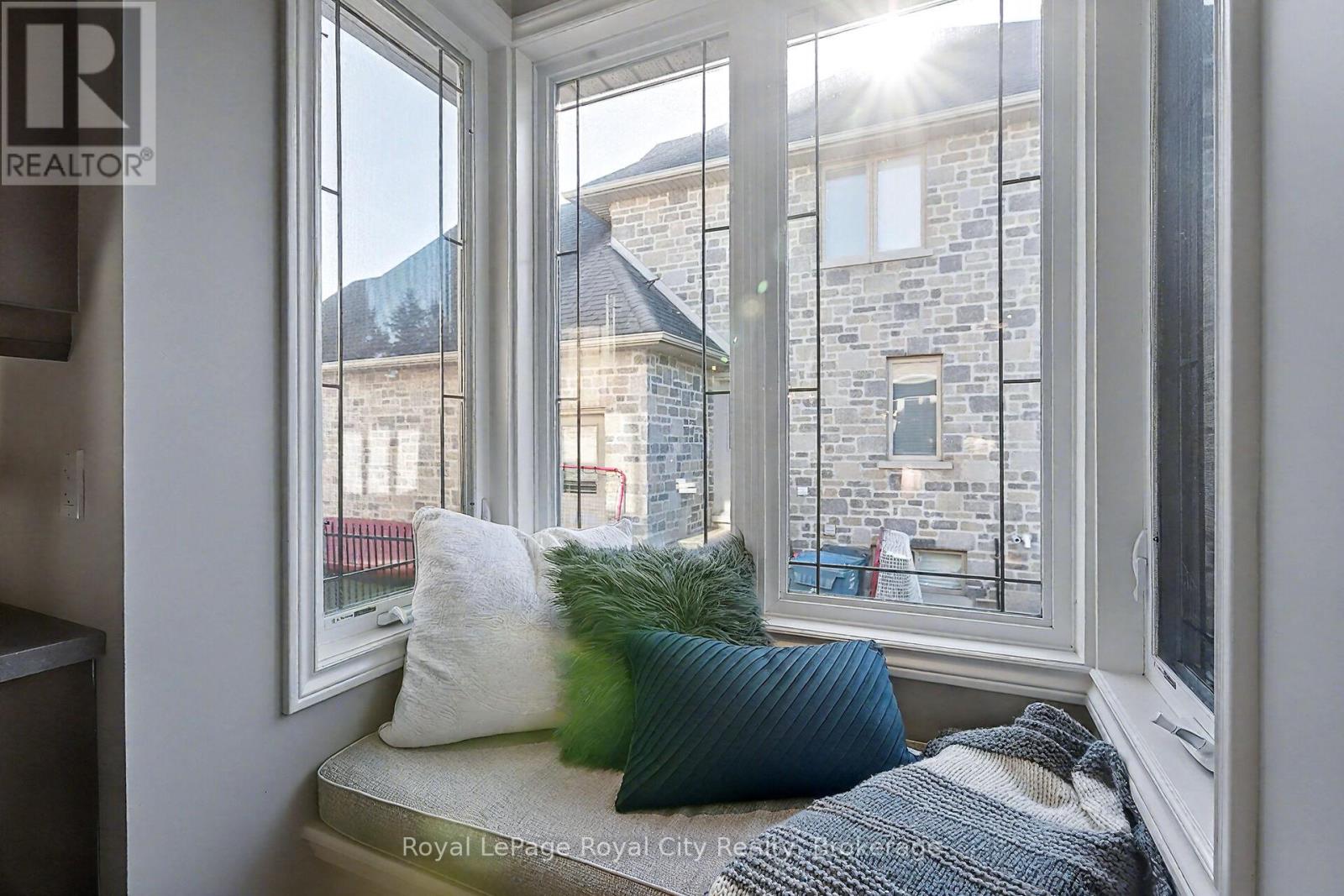 8 ZADUK PLACE - 13