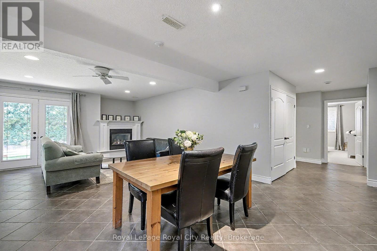 8 ZADUK PLACE - 38
