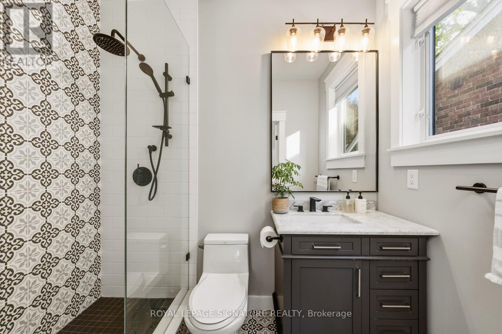 16A BINGHAM AVENUE - 33