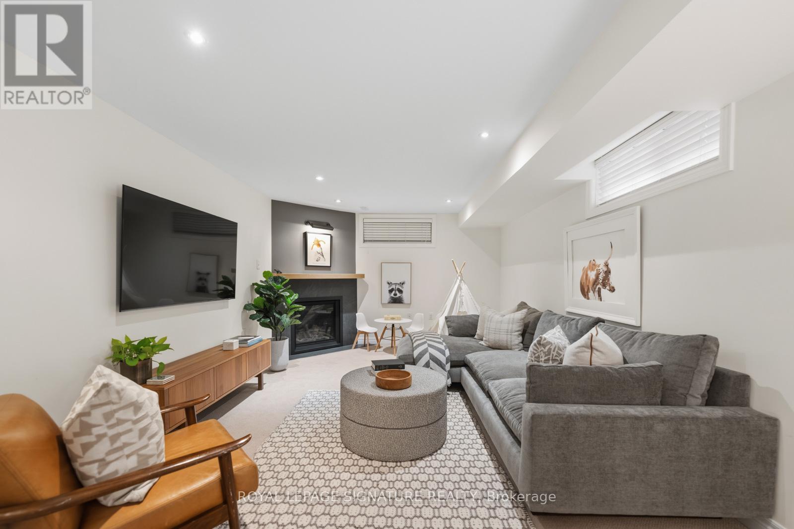 16A BINGHAM AVENUE - 36