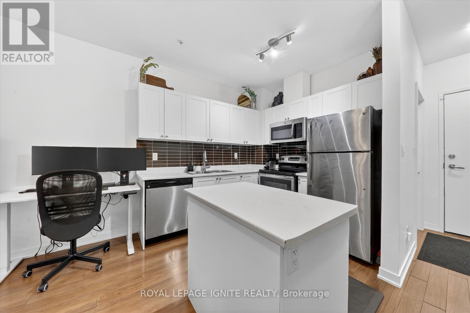 #116 3560 ST CLAIR AVENUE E - 11