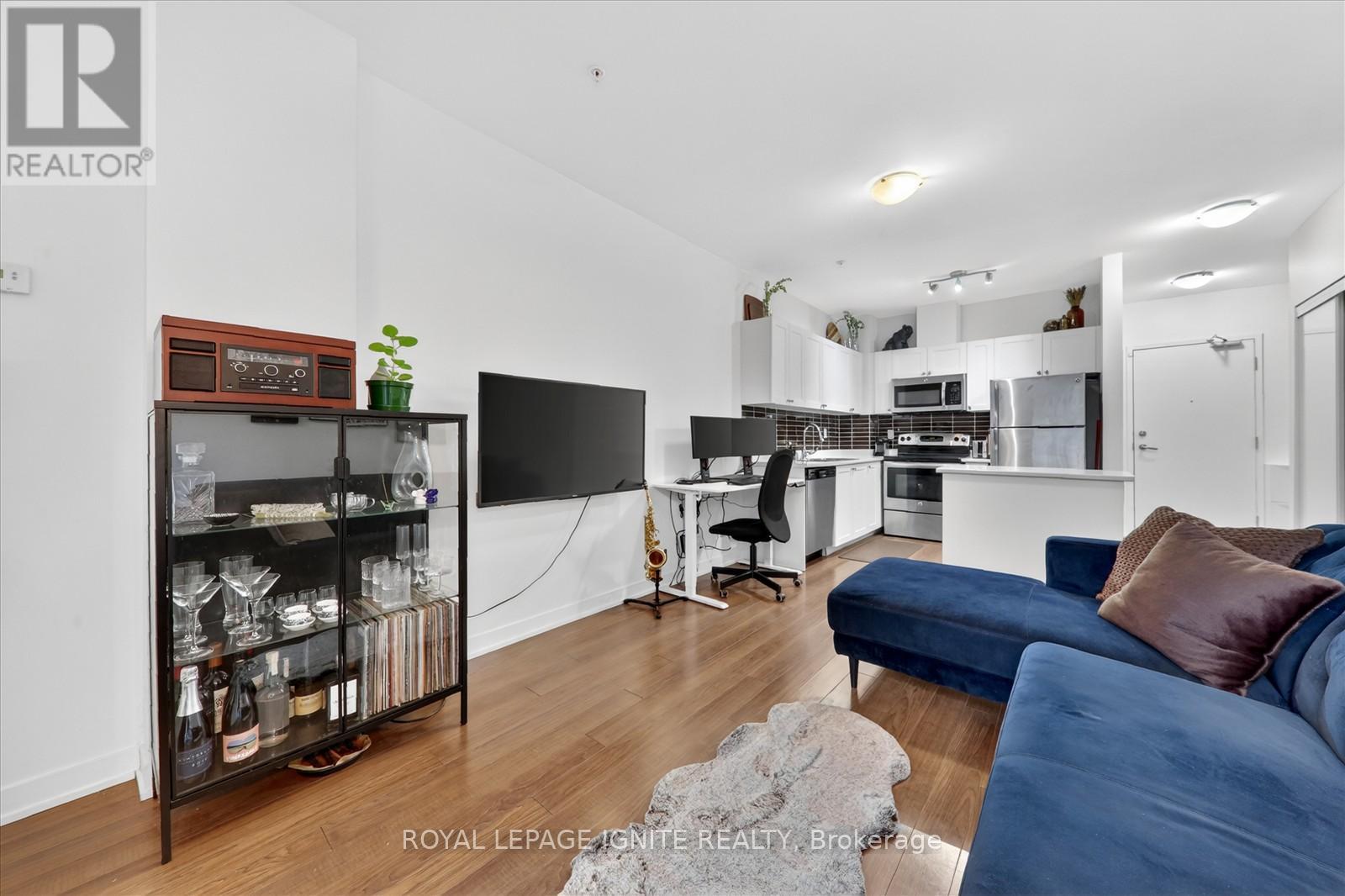 #116 3560 ST CLAIR AVENUE E - 19
