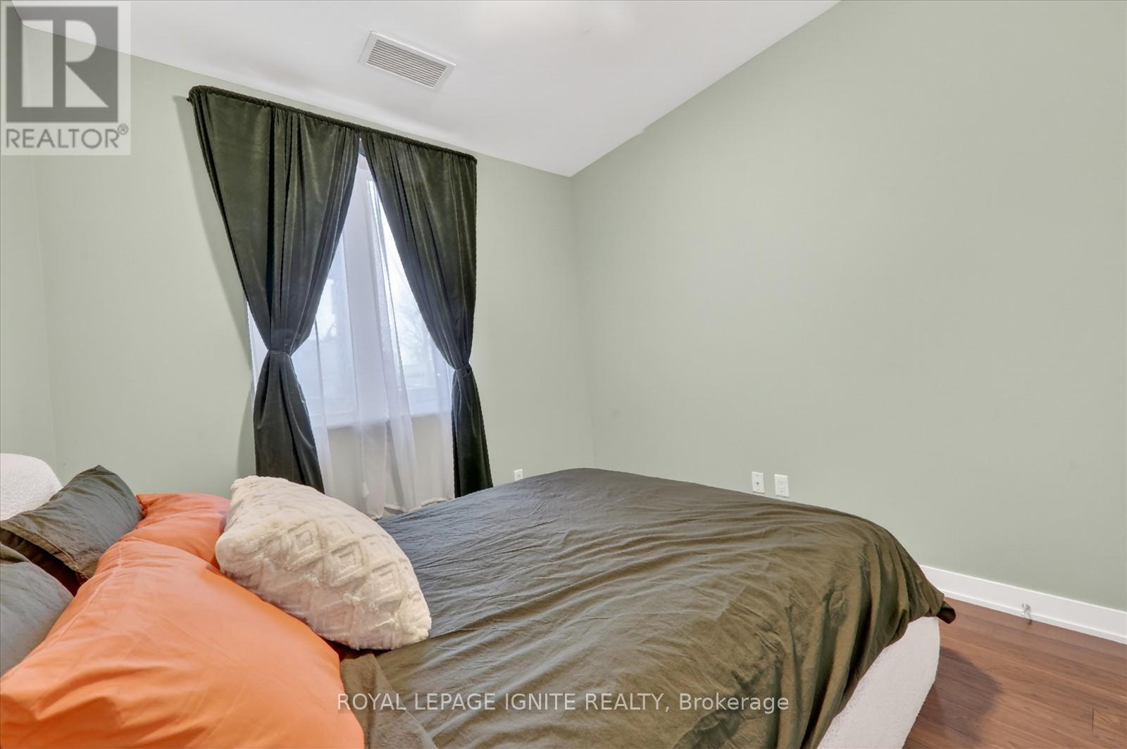 #116 3560 ST CLAIR AVENUE E - 23
