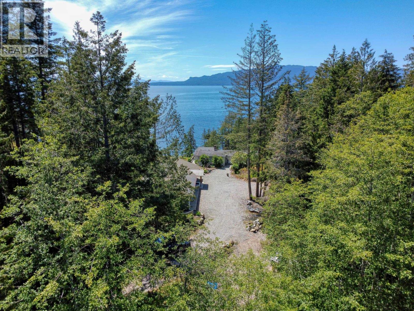 10991- 10993 SUNSHINE COAST HIGHWAY, Halfmoon Bay