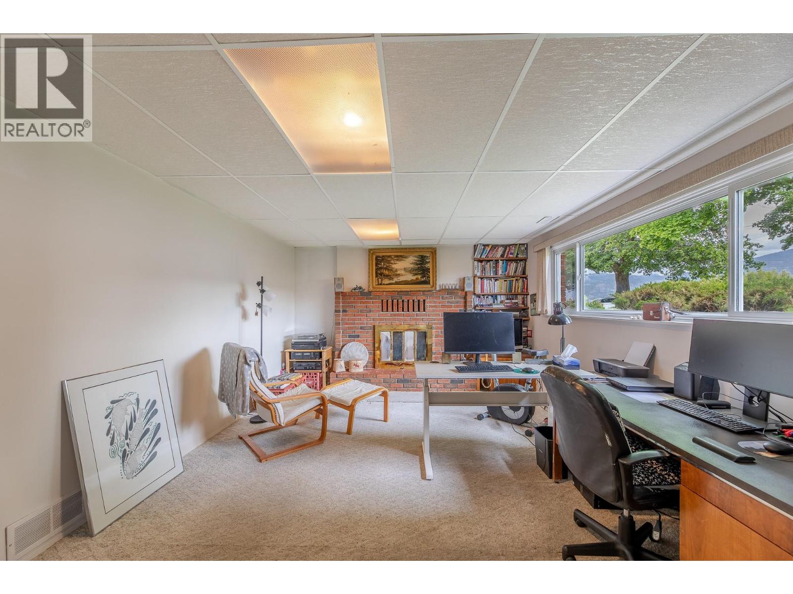 14812 Downton Avenue, Summerland