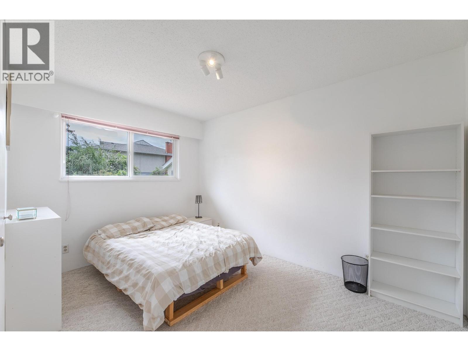14812 Downton Avenue, Summerland