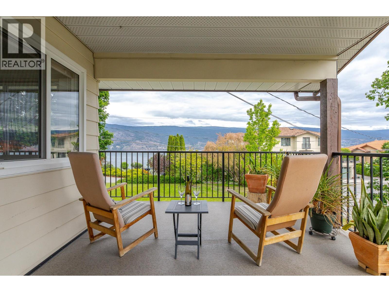 14812 Downton Avenue, Summerland