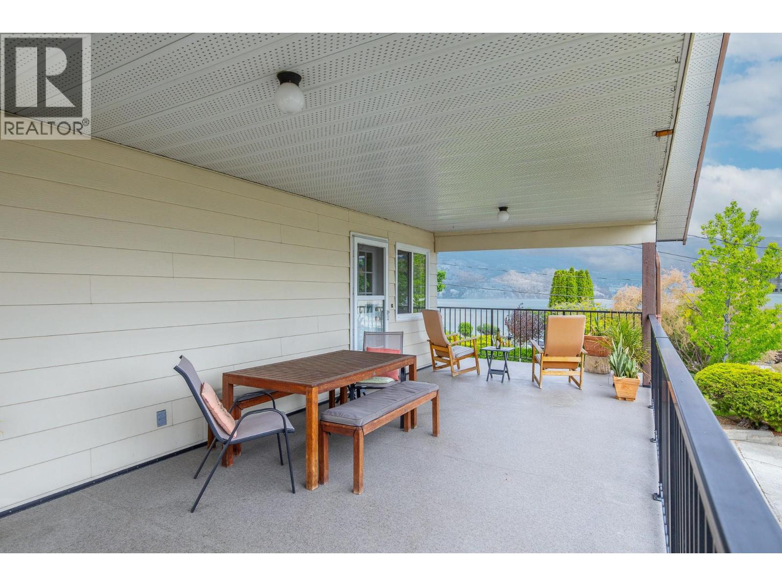 14812 Downton Avenue, Summerland