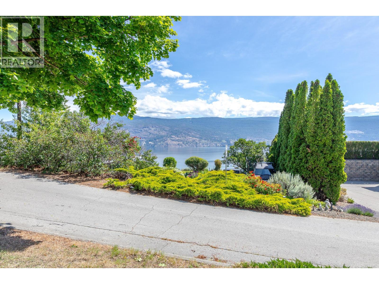 14812 Downton Avenue, Summerland