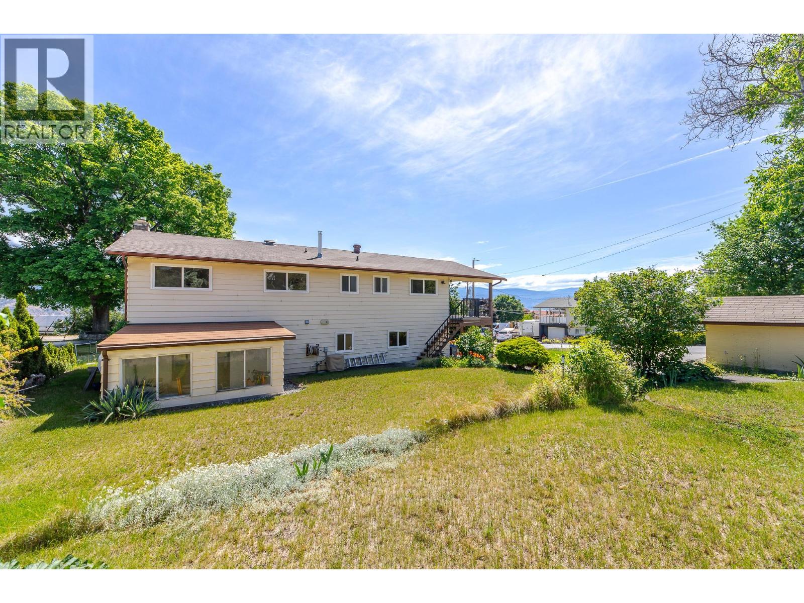 14812 Downton Avenue, Summerland