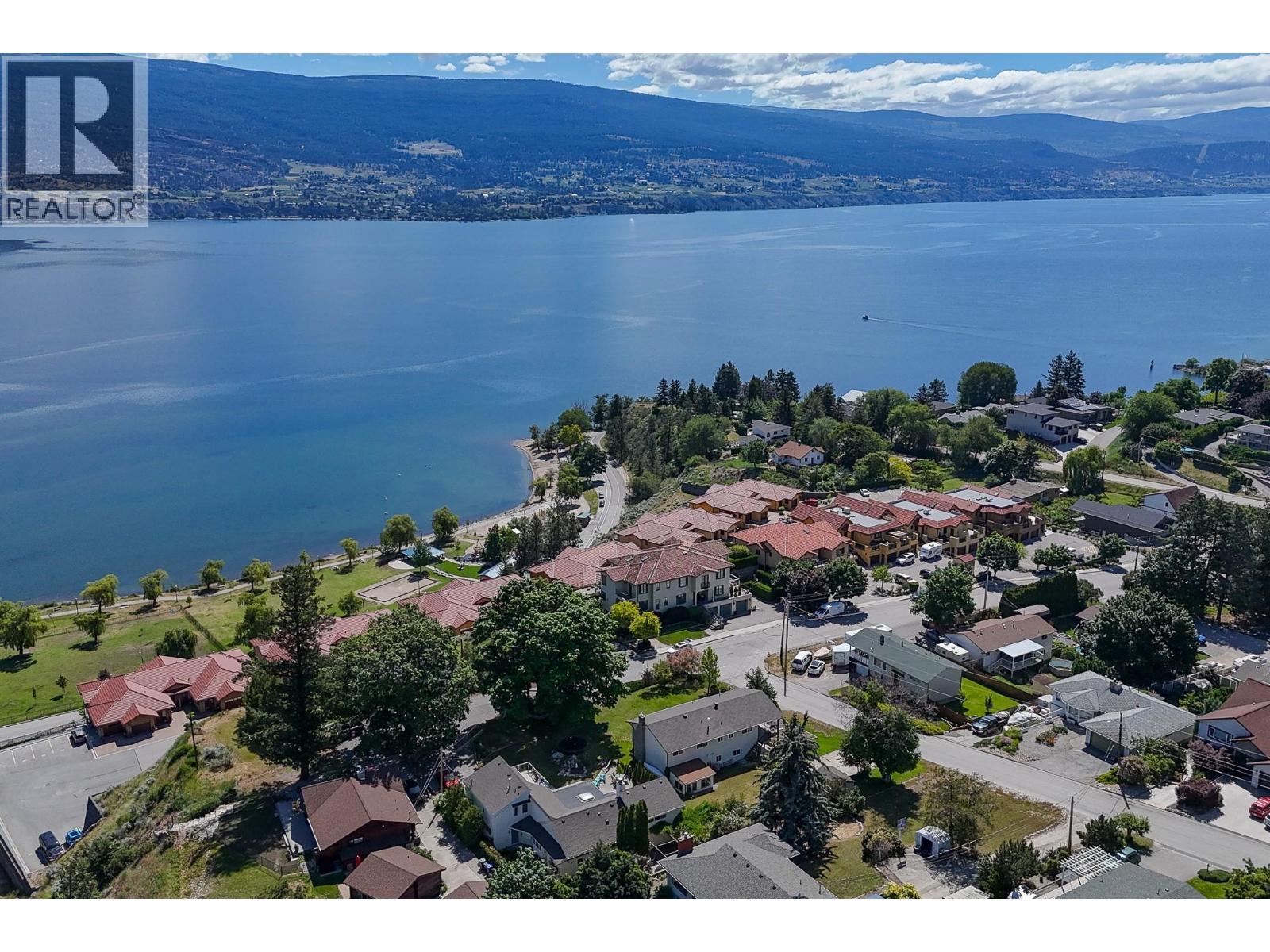 14812 Downton Avenue, Summerland