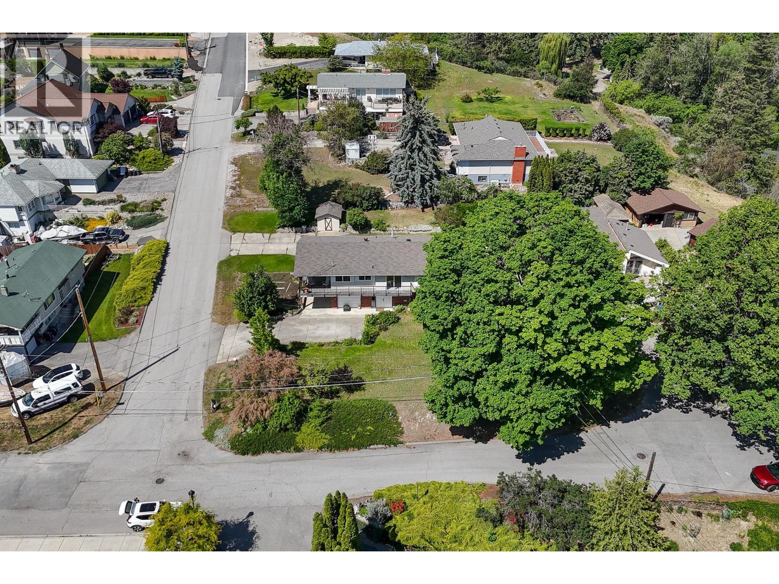14812 Downton Avenue, Summerland