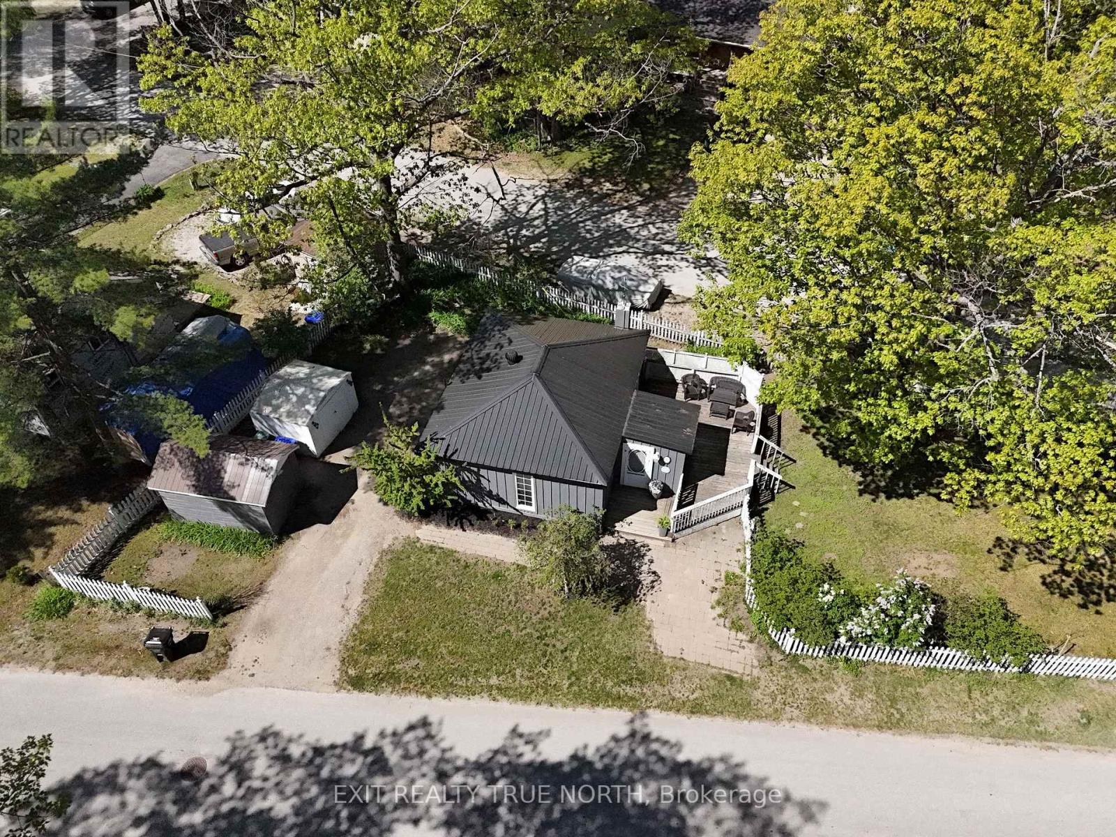 60 PARKWOOD DRIVE - 23