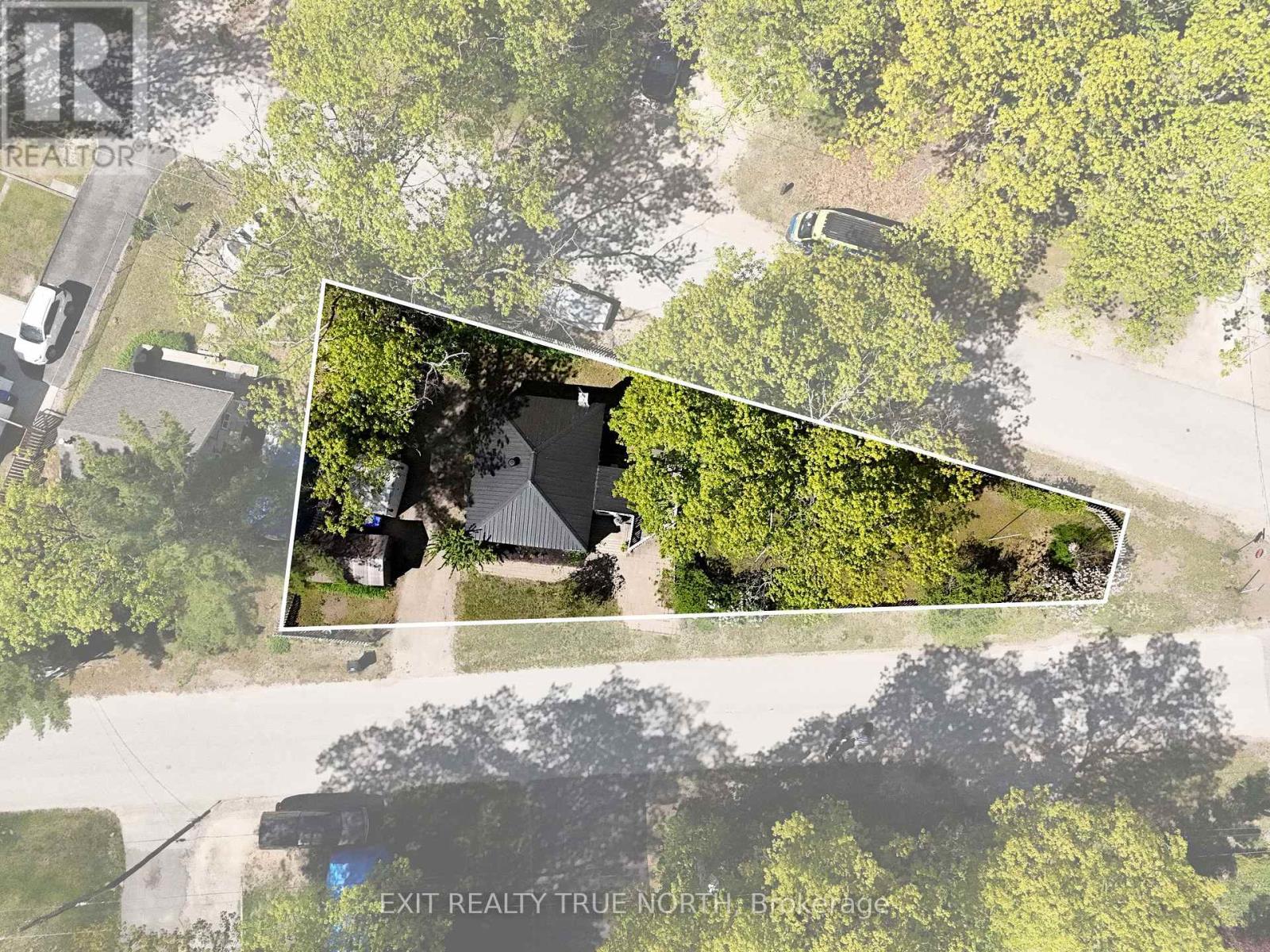 60 PARKWOOD DRIVE - 24