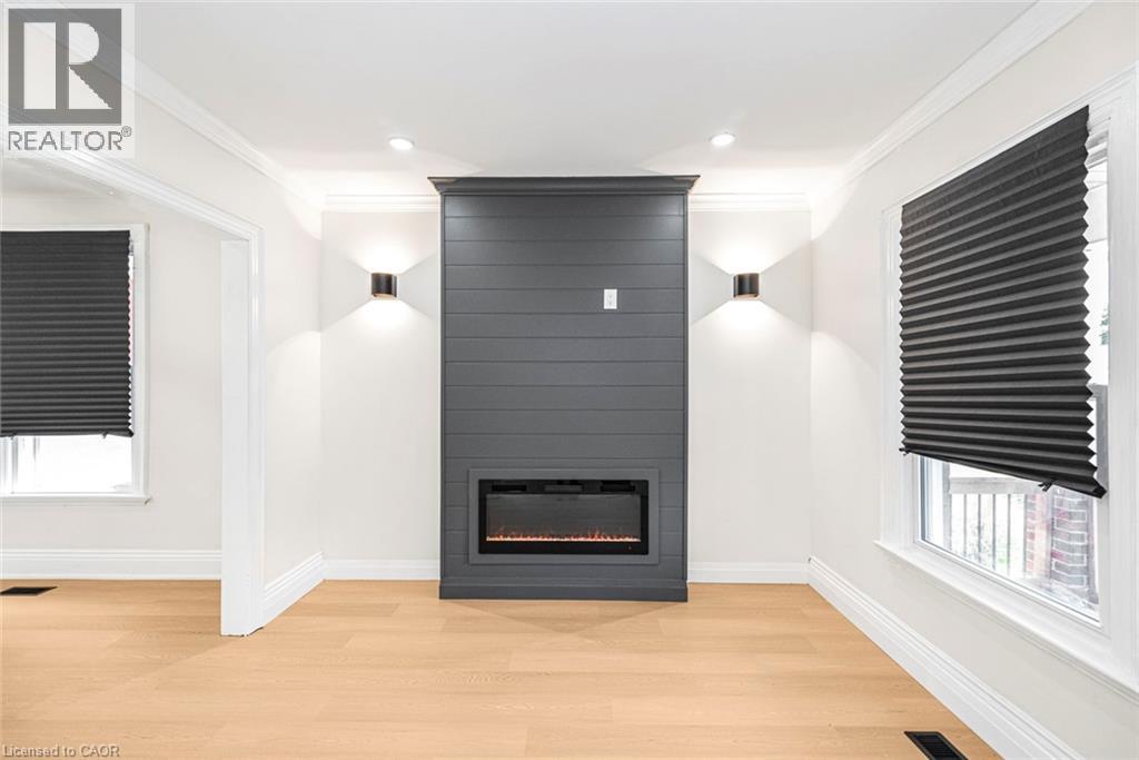 209 DRUMMOND Street - 11