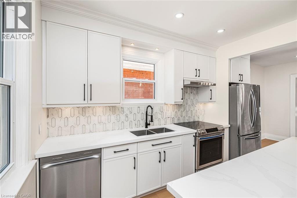 209 DRUMMOND Street - 16