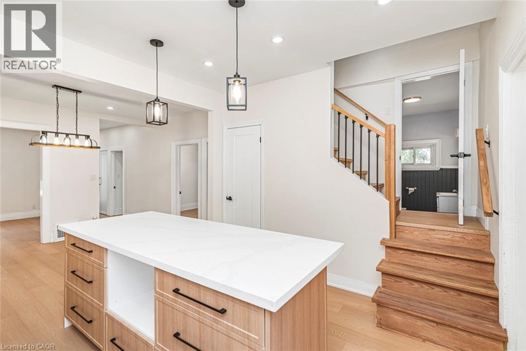 209 DRUMMOND Street - 17