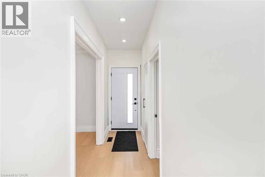 209 DRUMMOND Street - 6