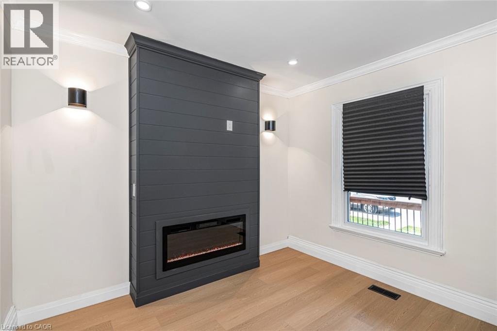209 DRUMMOND Street - 8