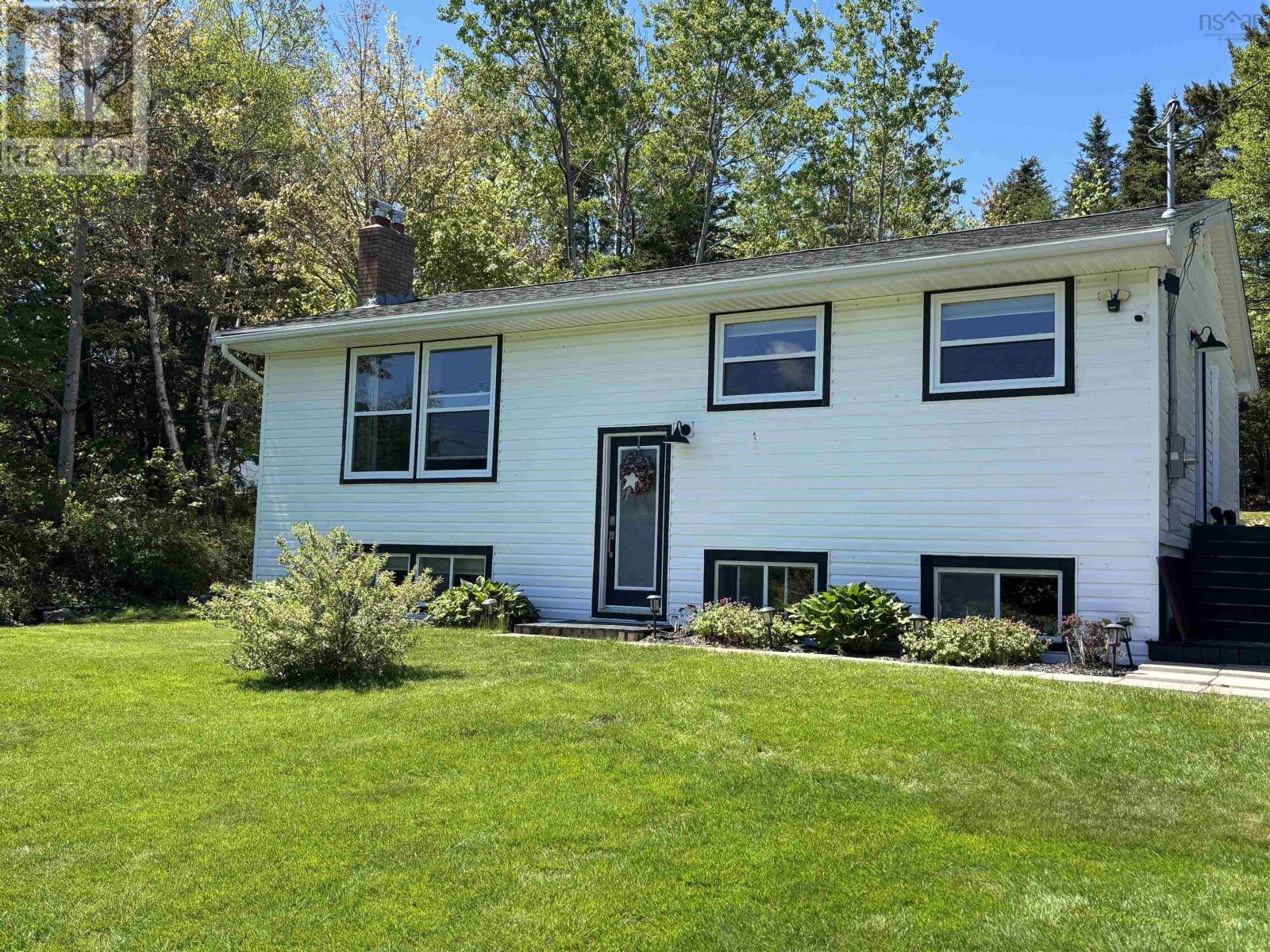 69 Pinetree Crescent - 29