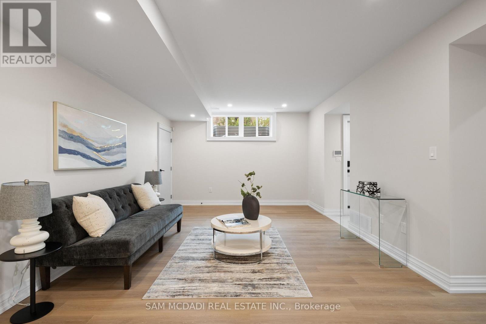 72 OAKES DRIVE - 37