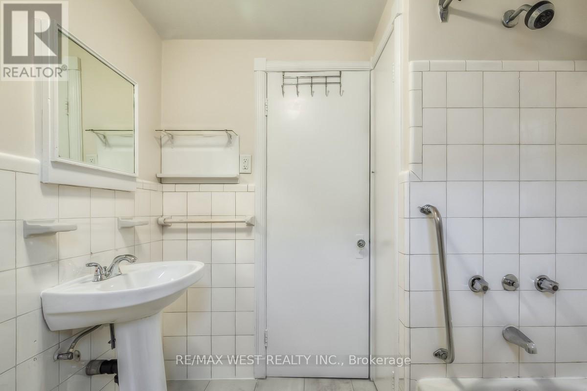 1109 ROYAL YORK ROAD - 12