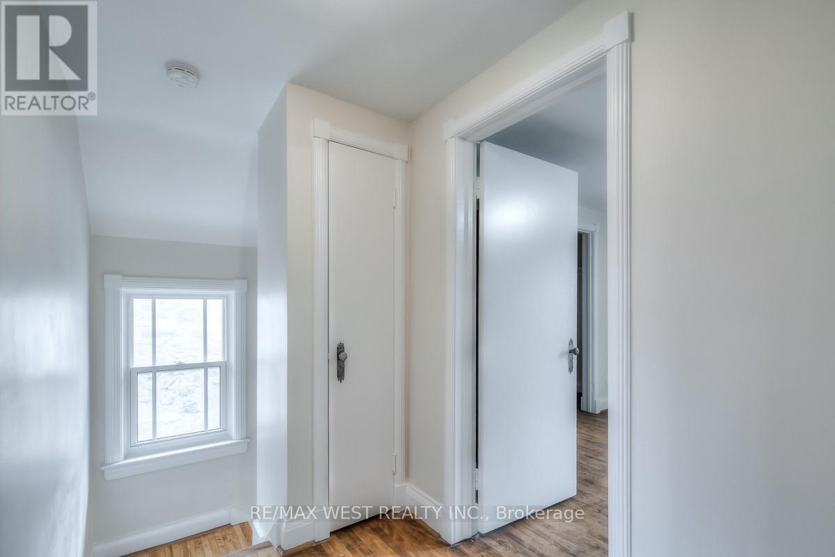 1109 ROYAL YORK ROAD - 13