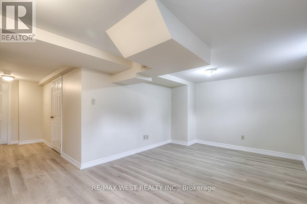 1109 ROYAL YORK ROAD - 16