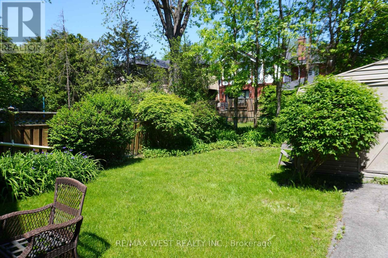 1109 ROYAL YORK ROAD - 18