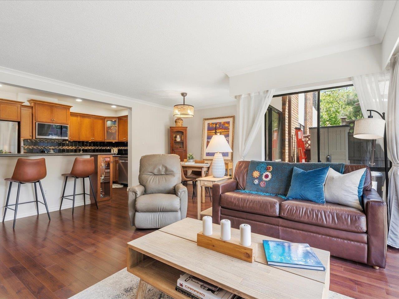 104 1319 MARTIN STREET, White Rock