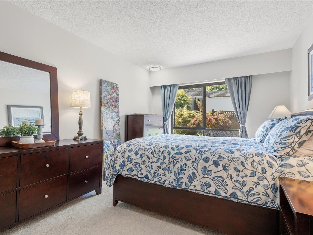 104 1319 MARTIN STREET, White Rock
