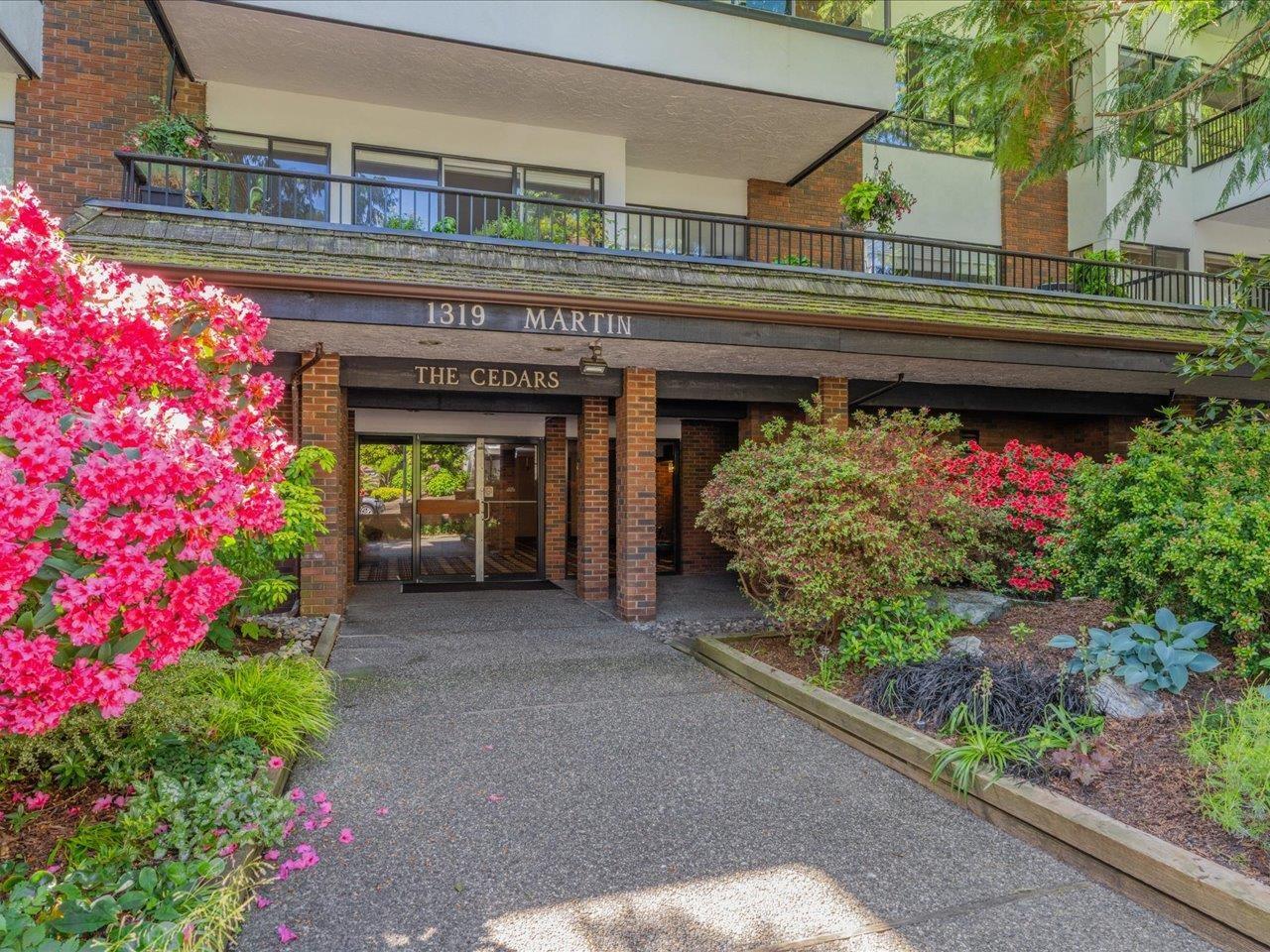 104 1319 MARTIN STREET, White Rock