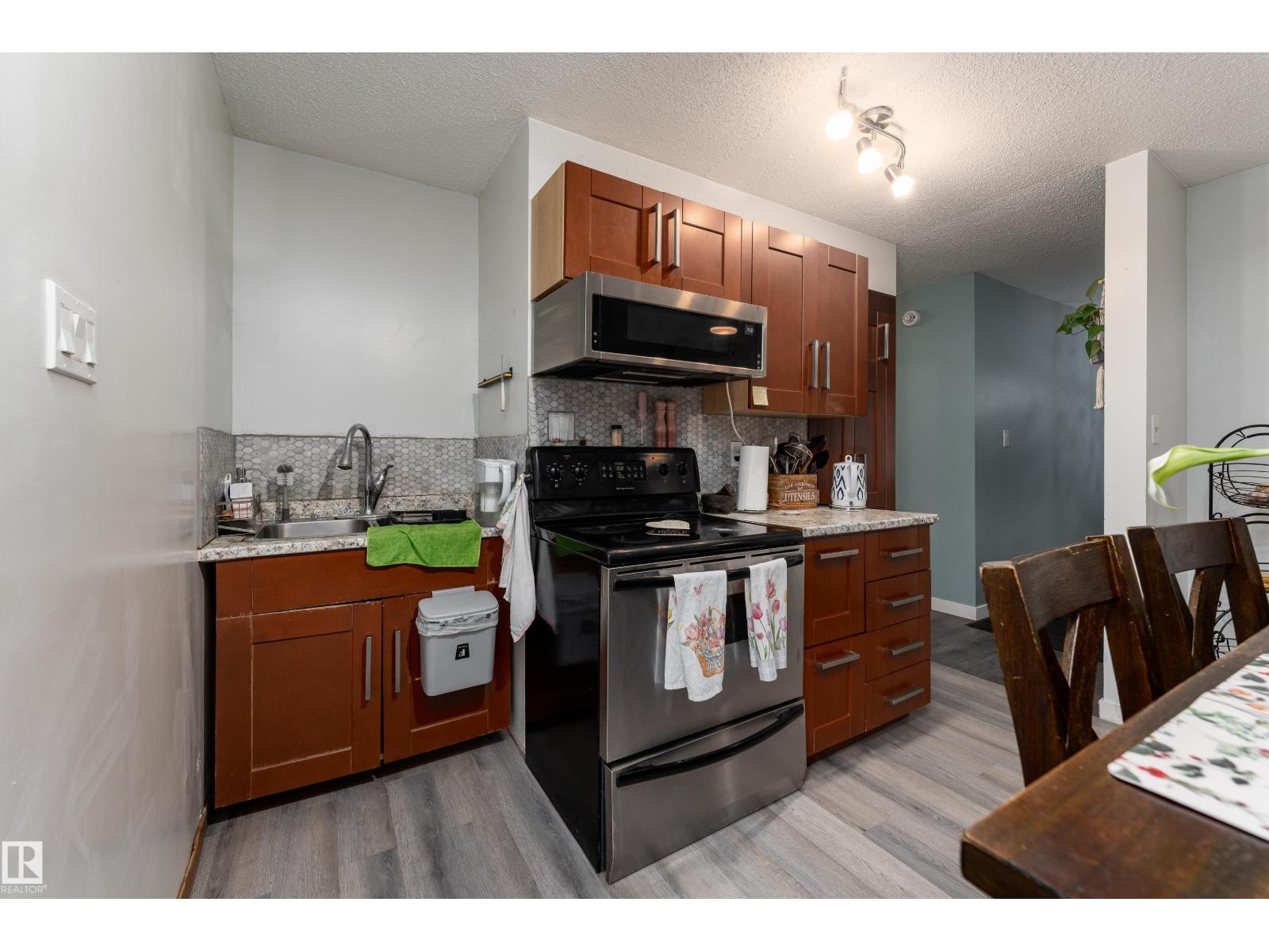 8011 44 AV NW - 10