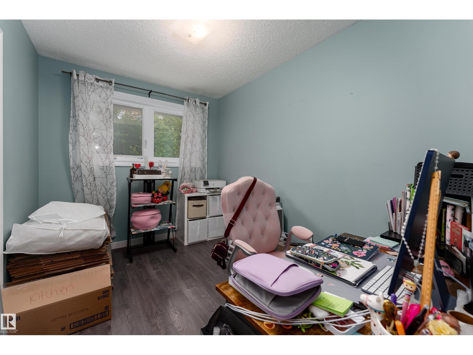8011 44 AV NW - 12
